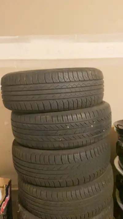 This tire can be used on the following cars • Honda CR-V (2005–2006) • Hyundai Tucson (2005–2009) •...