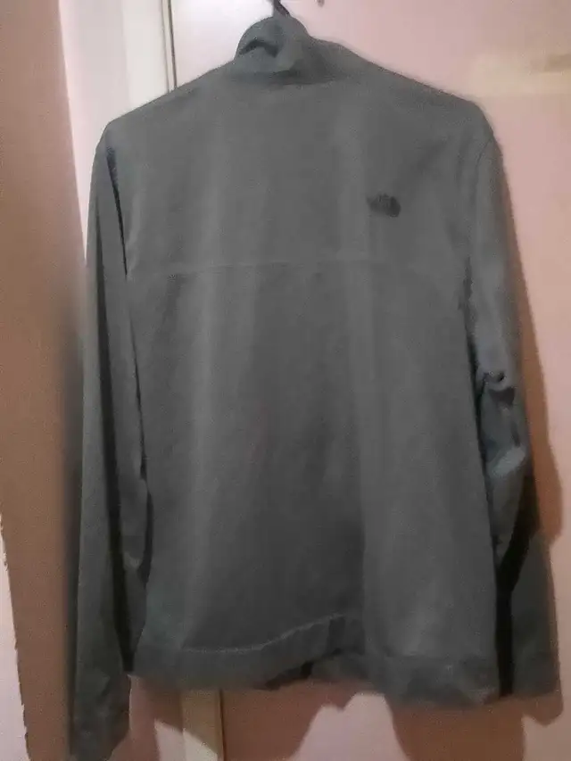 North Face men's full-zip tracksuit jacket Large in Men's in Oshawa / Durham Region - Image 8