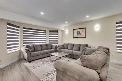 Freshly renovated house with 5 bedrooms 3 full washrooms with a full kitchen and spice kitchen Livin...