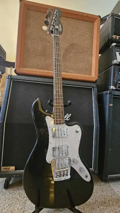 Squier Paranormal Rascal Bass, View more