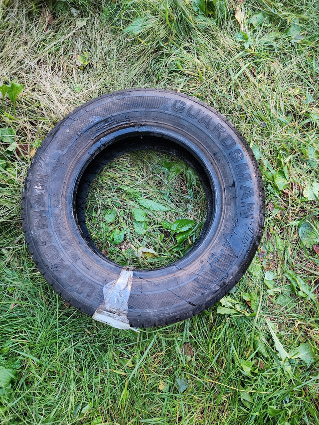 One tire like new 185 70 r14 in Tires & Rims in Fredericton - Image 2