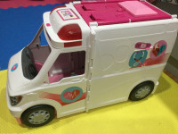 Ambulance pour Barbie