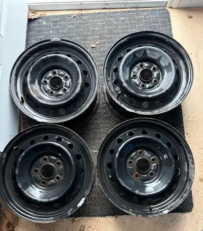 16 inch rims Excellent condition Came off of a 2009 Honda civic Might fit other cars Wheel Size: 16"...