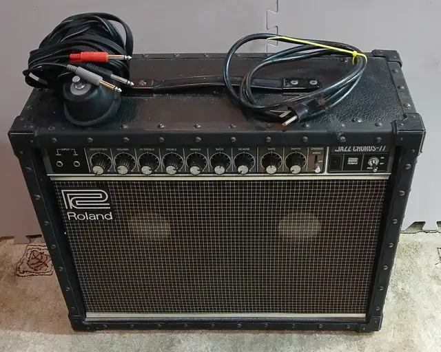 1980s Roland Jazz Chord 77 AMP in Amps & Pedals in Mississauga / Peel Region - Image 2