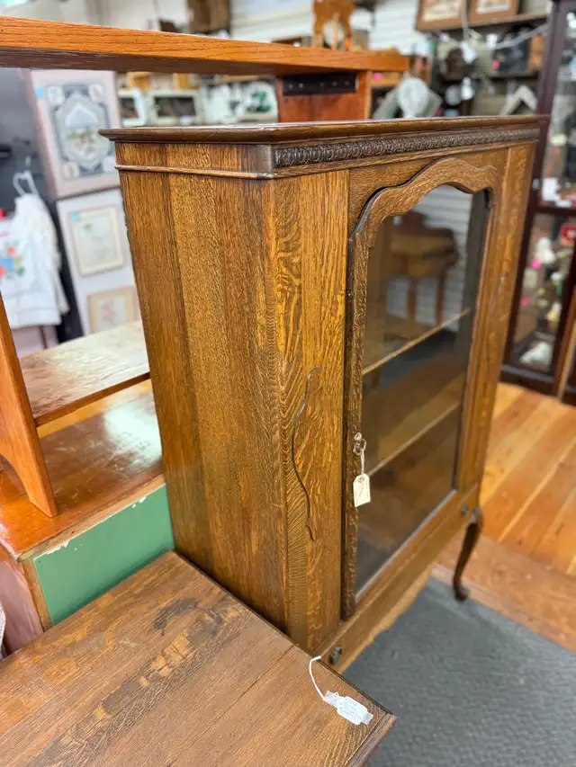 Vintage solid wood display cabinet  in Hutches & Display Cabinets in Edmonton - Image 3