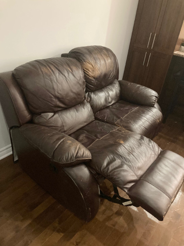 Brown Leather Sofa Couch Recliner dans Sofas et futons  à Ville de Montréal - Image 3