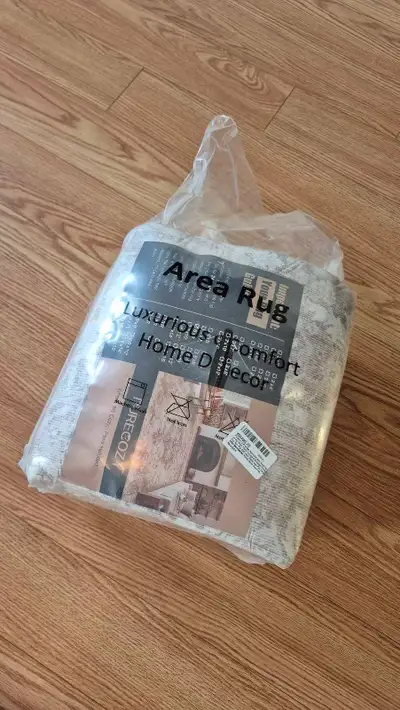 Area Rug 6x9ft Beige Floral - SEALED, View more