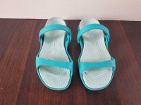 Crocs turquoise sandals woman size 6