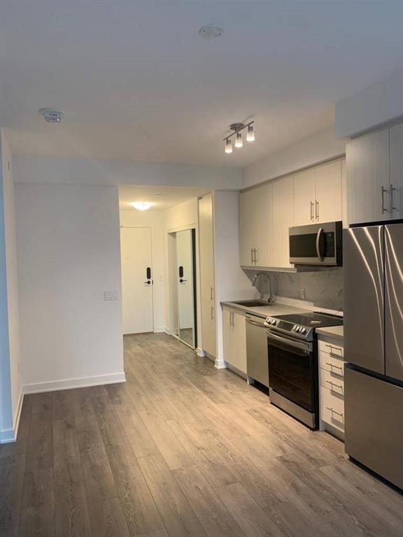 Richmond Hill/Markham 1 Bedroom Condo For Rent Yonge and Hwy7 Long