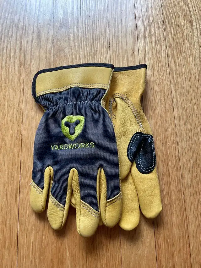 Gloves, outdoor Yardworks, gardening  in Other in City of Toronto - Image 3