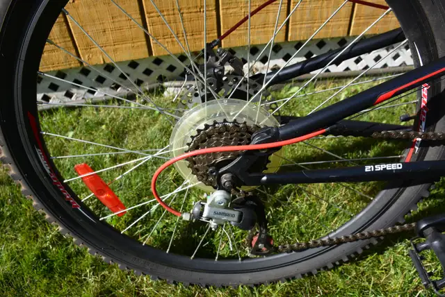 Vélo de montagne in Mountain in West Island - Image 4