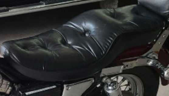 Harley-Davidson  Seat  in Street, Cruisers & Choppers in Mississauga / Peel Region