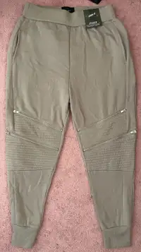 Brand New With Tags Men’s Jogger Pant Size Large $30