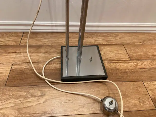 Lampe Vintage de Goffredo Reggiani | 1970s Italian Floor Lamp in Indoor Lighting & Fans in City of Montréal - Image 5
