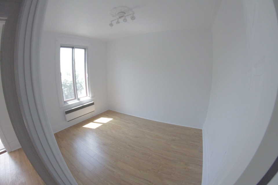 Grand 6 1/2 lumineux à louer – VillerayDisponible le 1er Nov 3