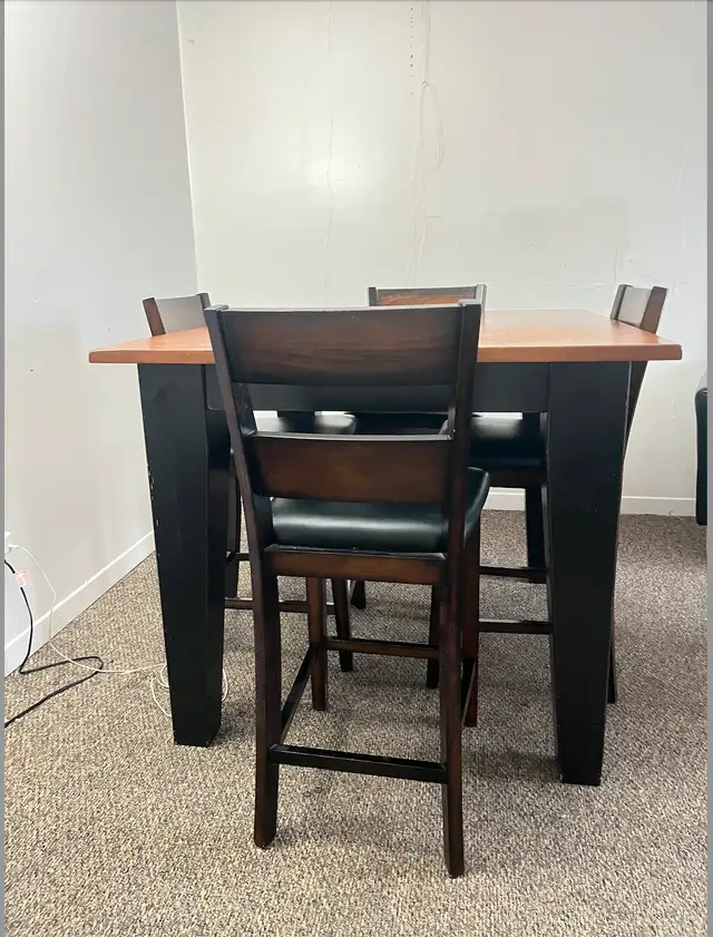 DINNING TABLE in Dining Tables & Sets in Kingston - Image 4
