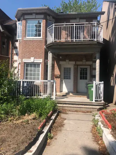 Lansedowne/Dundas 3 bedroom Apartment for rent