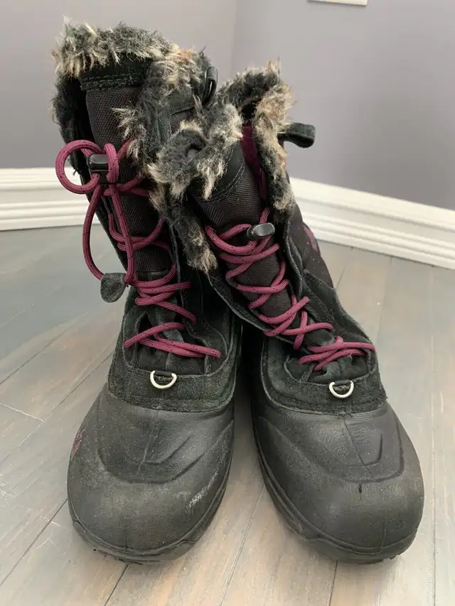 The North Face Girls Winter boots  in Kids & Youth in Edmonton - Image 3