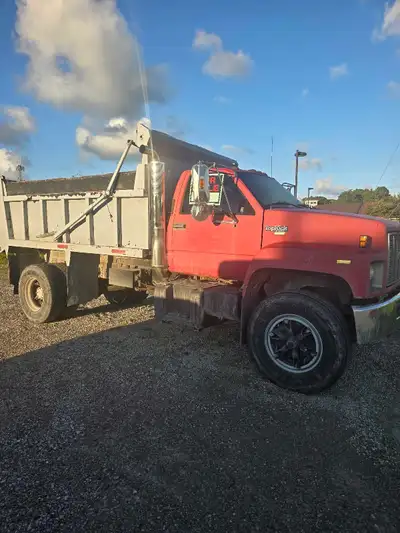 1999 GMC Top Kick Starts and runs good. Asking 15k OBO