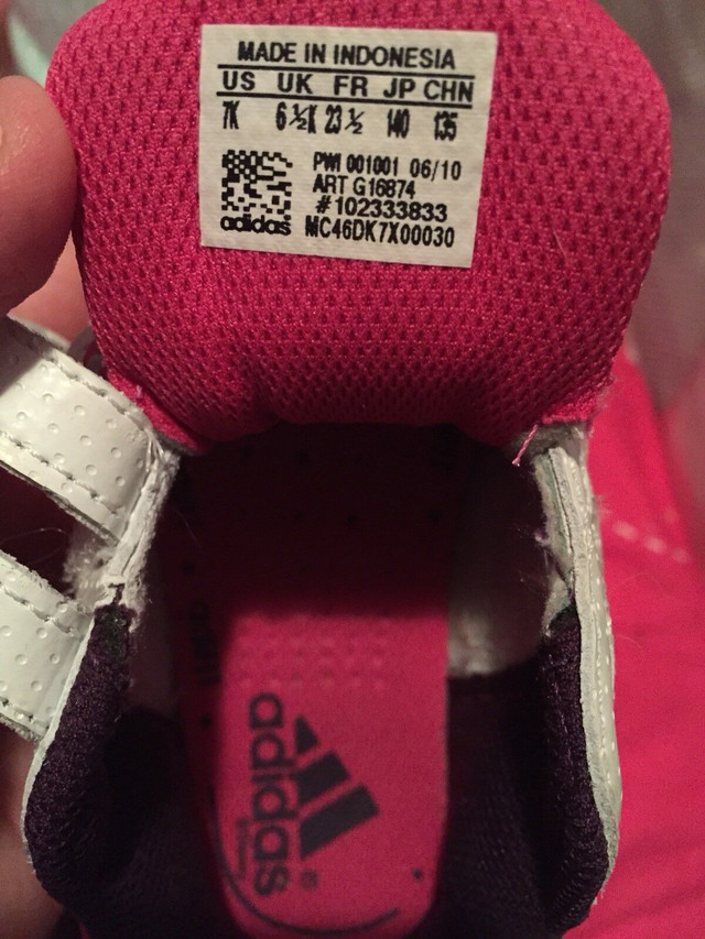 Minnie mouse Adidas runners toddler size 7 in Clothing - 2T in Ottawa - Image 2