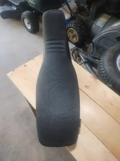 Like new condition, only use for about 1000 km, fits 2025 to 2009 klx 300/250, Will not fit 300r mak...