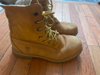 Size Mens 8-  timberlands in ex condition 