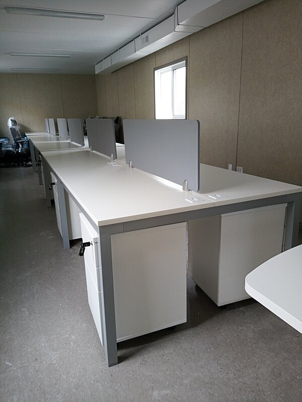 White Shared Rectangular Office Desk + Desk Divider for 4 person in Other in City of Toronto