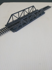 Ho scale model train bridge