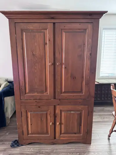 Armoire télévision en pin, View more