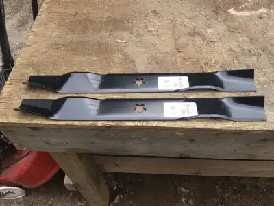 Lawn Tractor Mulching Blade Set. For 42'' deck. Fits Craftsman, Poulan and Husqvarna. Five star moun...