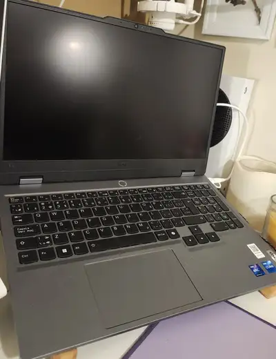 Gaming Laptop Lenovo LOQ 15IAX9I 15.6”, View more