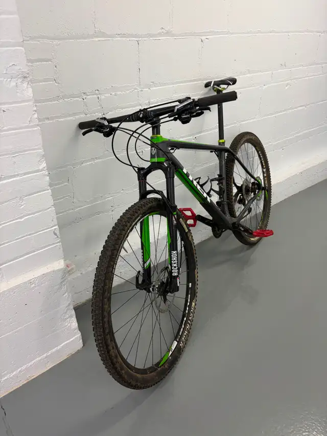 Trek Carbon Fibre Mountain Bike in Mountain in Ottawa - Image 4
