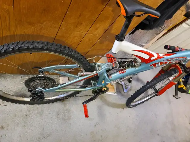 Trek  Y5 O carbon 1997 in Cruiser, Commuter & Hybrid in Edmonton - Image 5