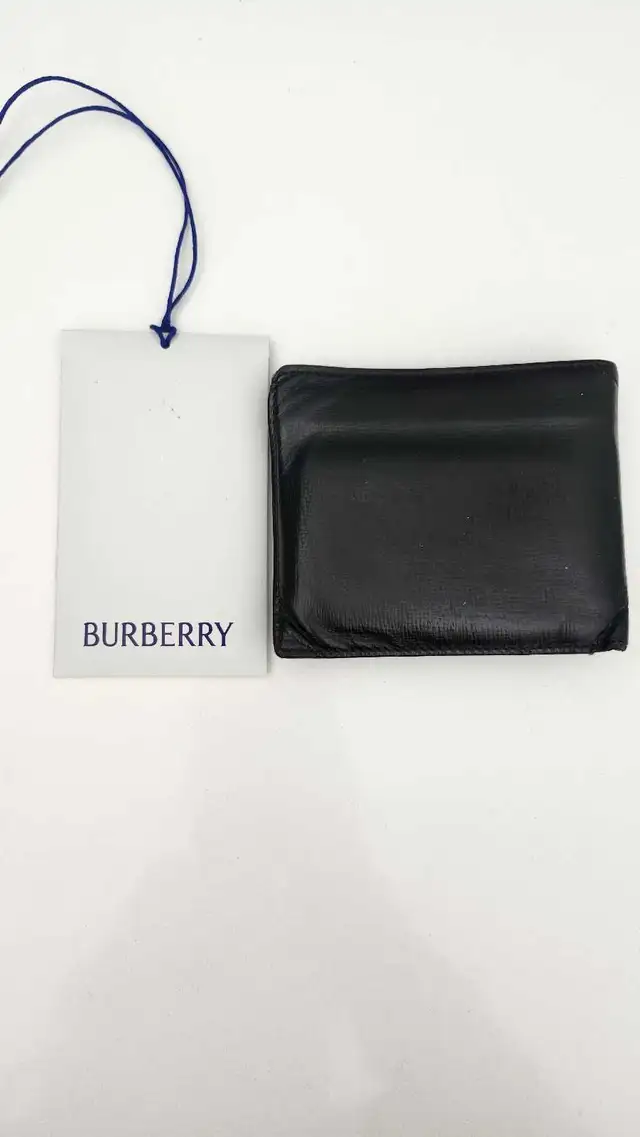 Burberry Men Leather Wallet in Men's in Markham / York Region - Image 4