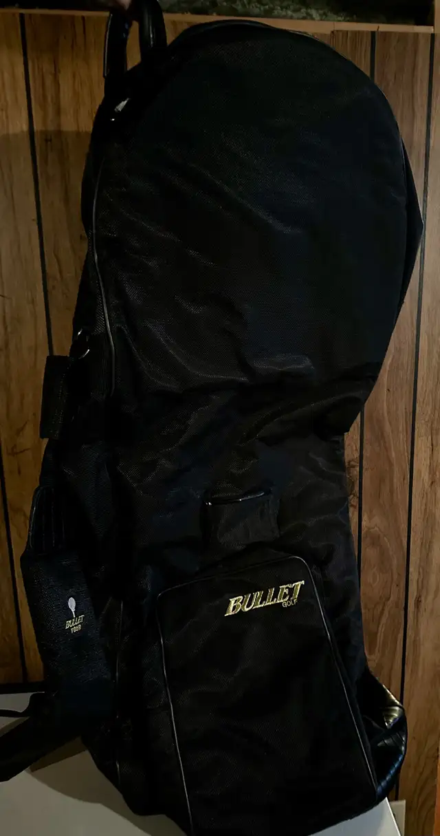 Golf Bag Travel Cover - Never Used in Golf in Ottawa - Image 4