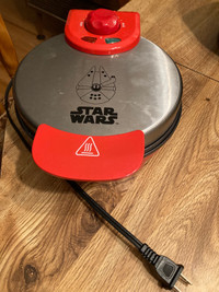 Star Wars Millennium Falcon Waffle Maker