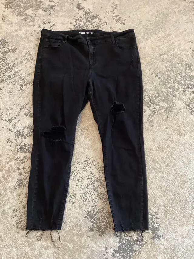 Women’s Plus Size Old Navy Jeans x2 - size 18 in Women's - Bottoms in Oshawa / Durham Region - Image 2