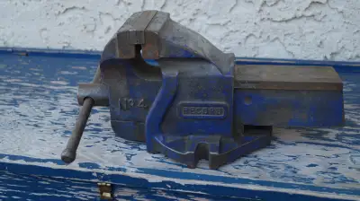 VINTAGE RECORD #4 BENCH VISE, MADE IN SHEFFIELD ENGLAND FOR SALE, View more