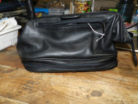 Men’s Leather Toiletry Pouch