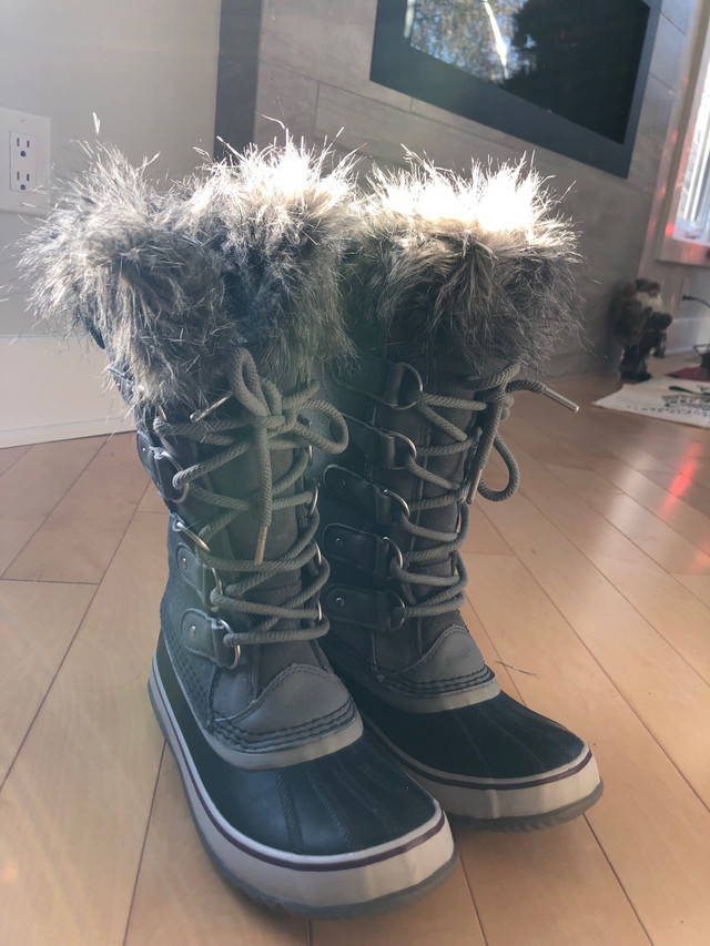 Sorel winter boots size 6 in Women's - Shoes in Ottawa