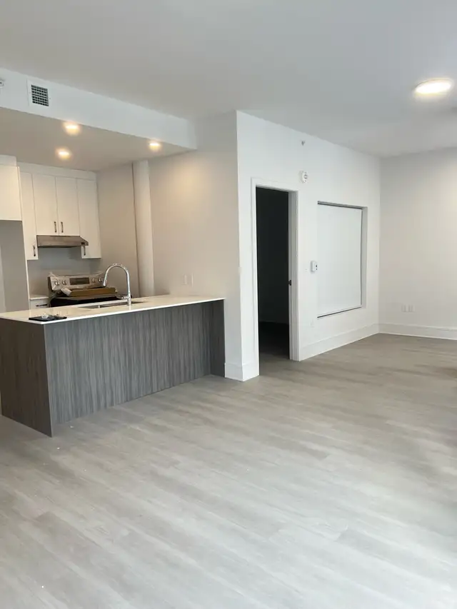 1 Bedroom | 1 Bathroom in Other in City of Montréal - Image 6