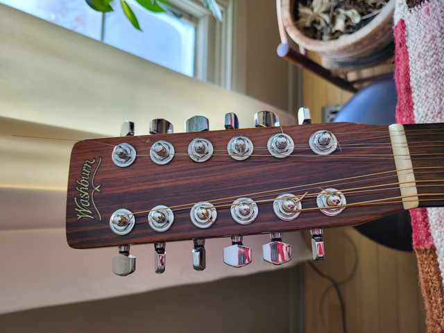 12 string acoustic guitar in Guitars in Ottawa - Image 4