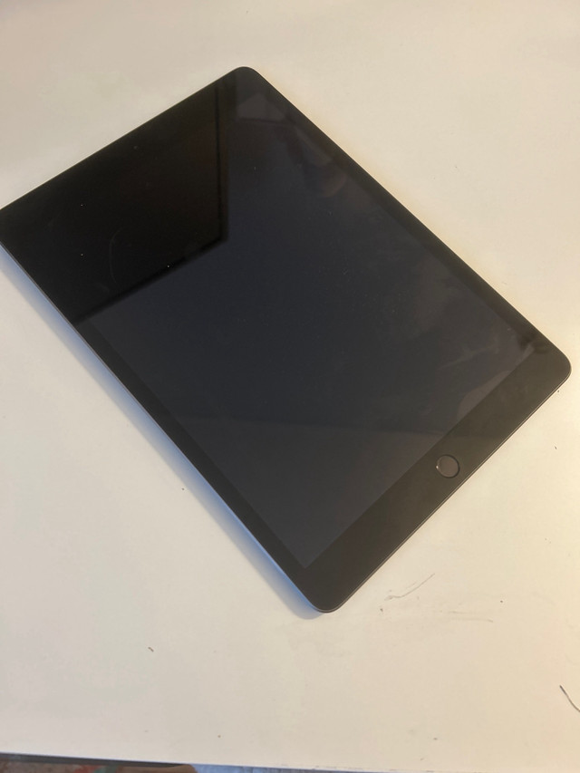 Apple IPad 4th Generation  in iPads & Tablets in Kingston