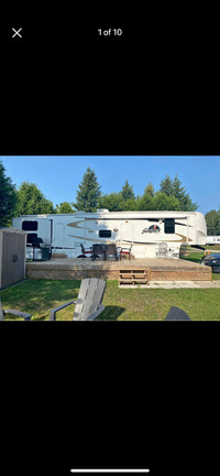 Cedar Creek 5th Wheel Trailer