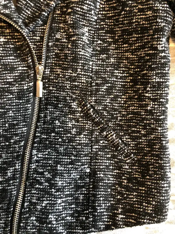 Women’s Jacket in Women's - Tops & Outerwear in Sudbury - Image 4