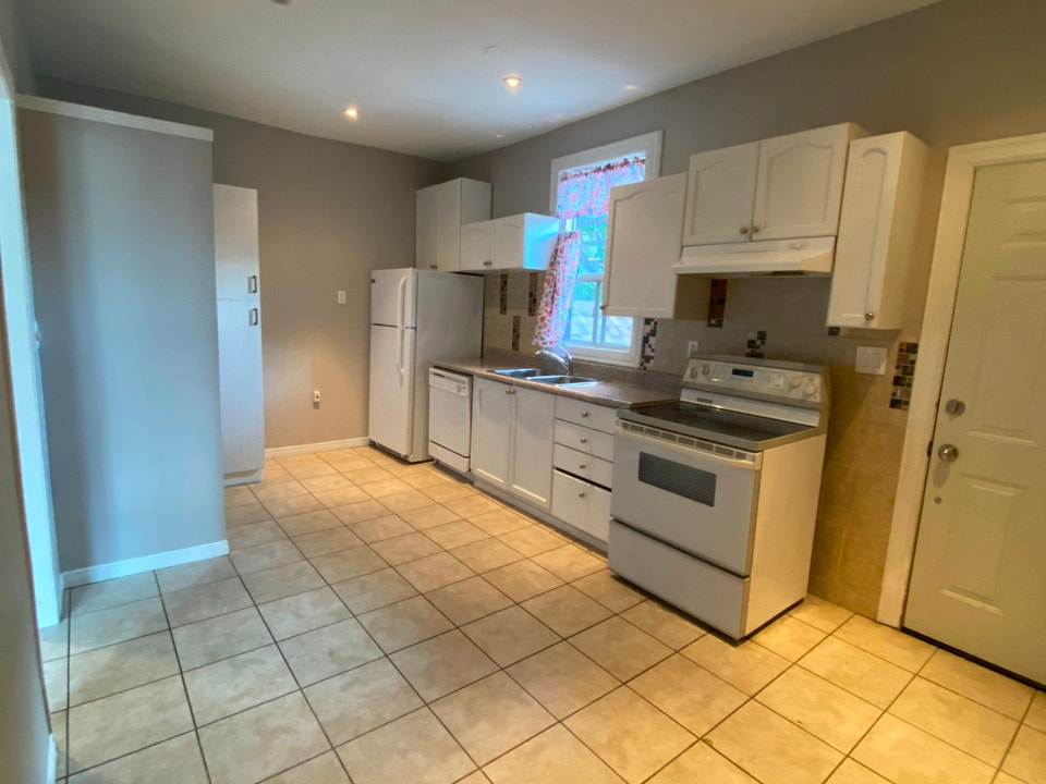 All-inclusive MAIN flr unit with outdoor space 2