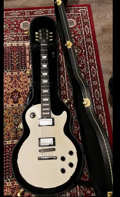 2009 Gibson Les Paul Studio (Ebony Board) , View more