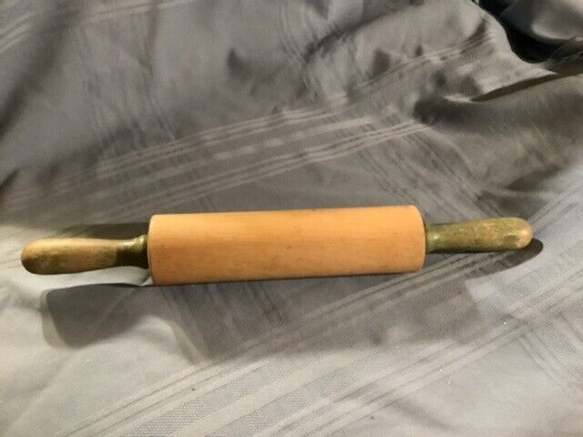Vintage Wood Rolling Pin with Green Handles in Arts & Collectibles in Belleville