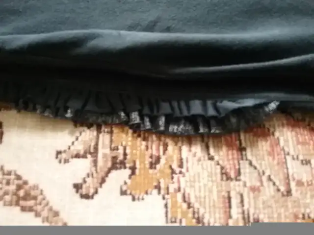 Lululemon Wunder Under Crop Ruffle Black in Women's - Bottoms in City of Toronto - Image 11