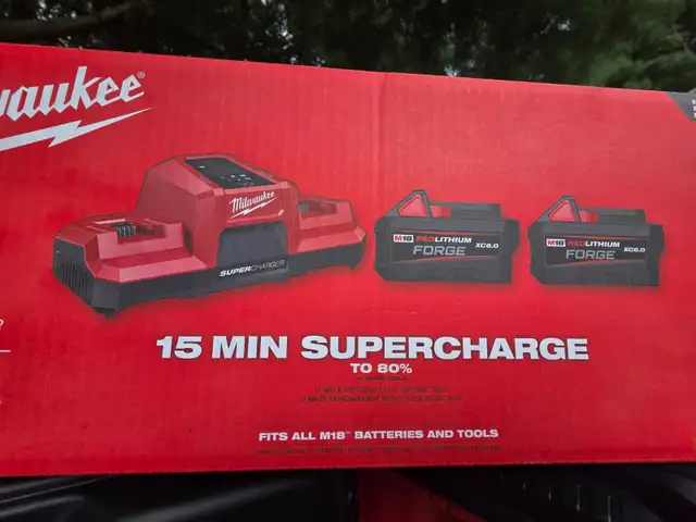 Milwaukee Tool 18V M18 Li-Ion (XC) 6.0 Ah REDLITHIUM Battery in Power Tools in Windsor Region - Image 7